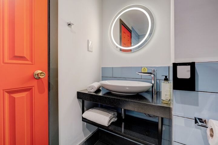 Room 51 of 101