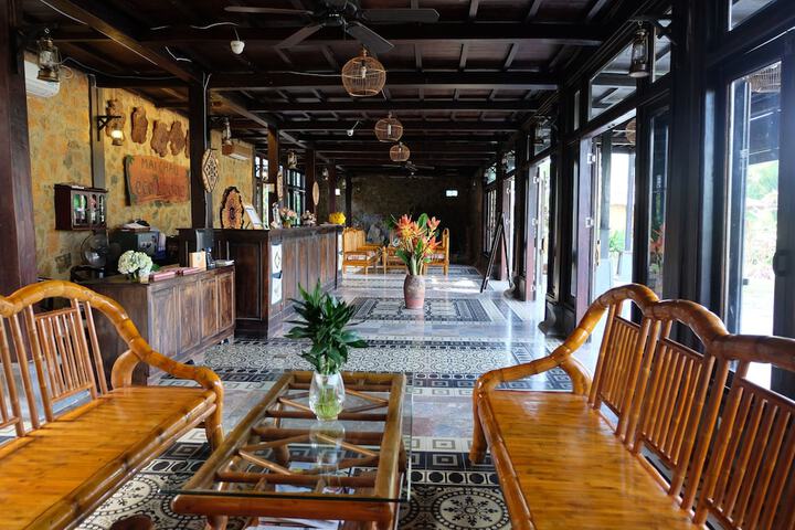 Guest Lobby