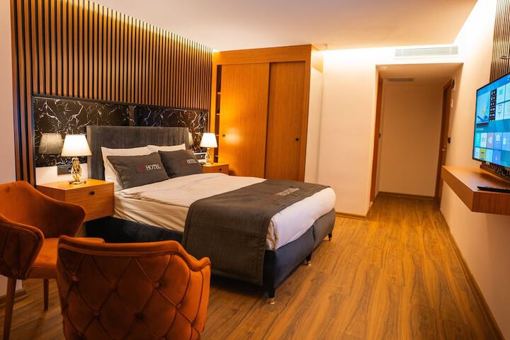 Room 47 of 86