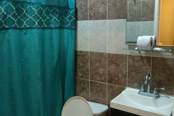 Room 46 of 104