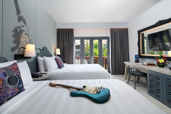 Room 25 of 53