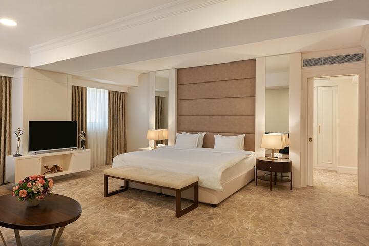 Room 4 of 50