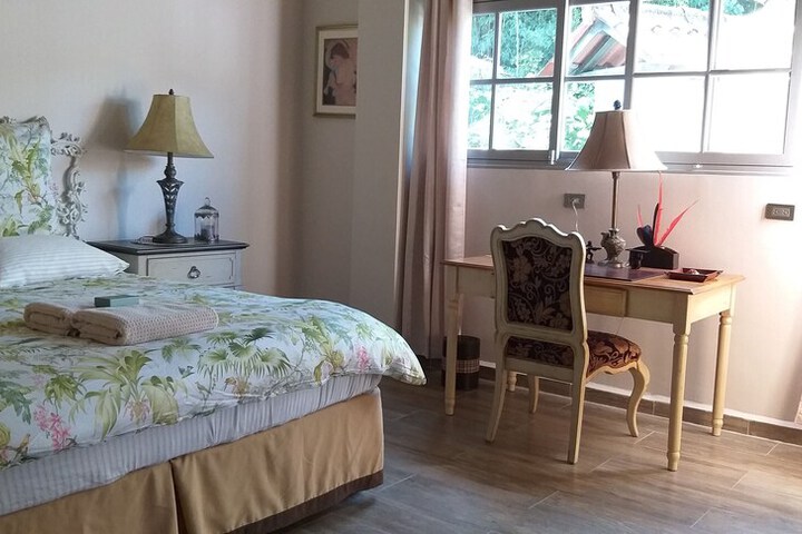 Room 7 of 107