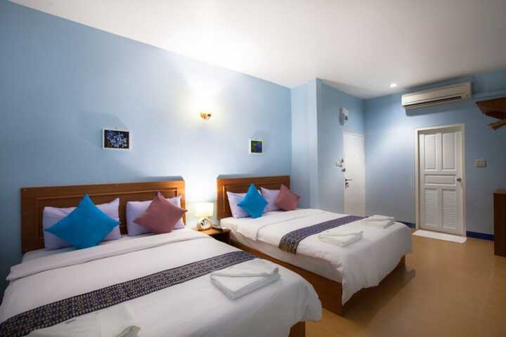 Room 11 of 26