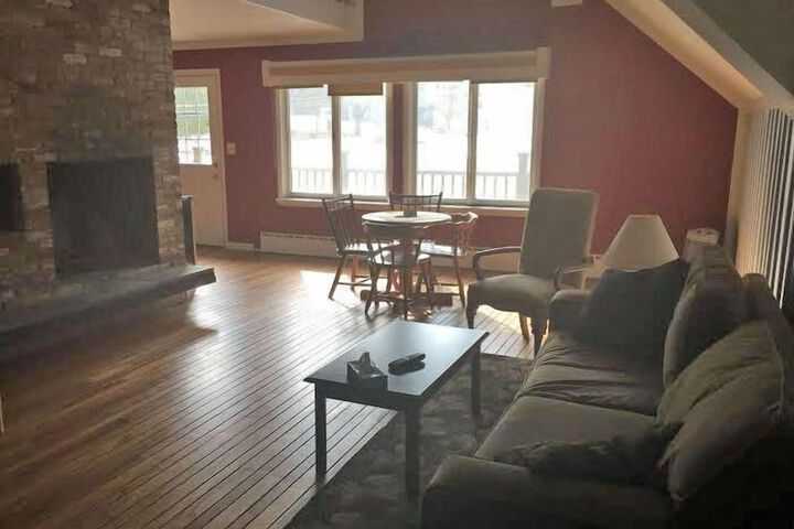 Family Suite Economy 2 Double and Twin Beds (1 of 3)