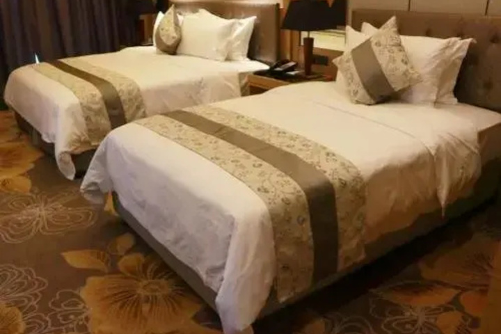 Room 7 of 28