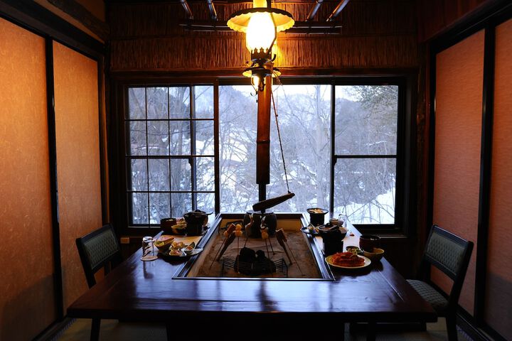Dining 42 of 95