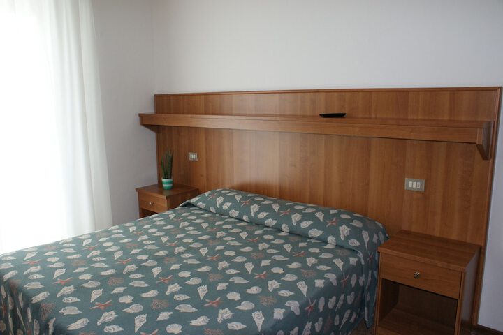 Room 6 of 64