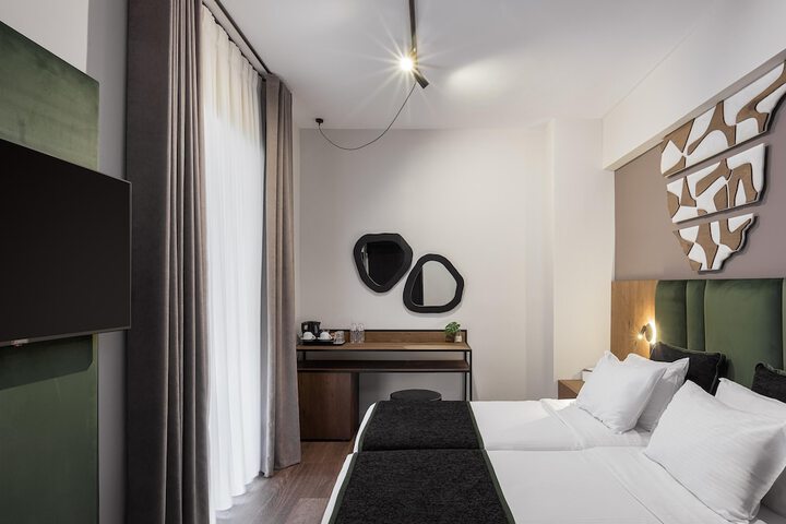 Room 35 of 122