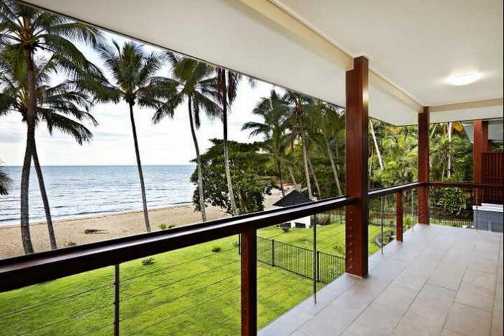 Terrace/Patio 2 of 5