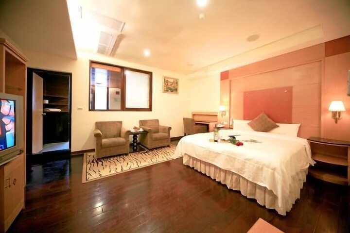Room 25 of 59