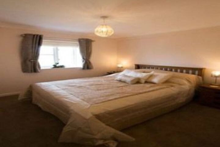 Room 9 of 20