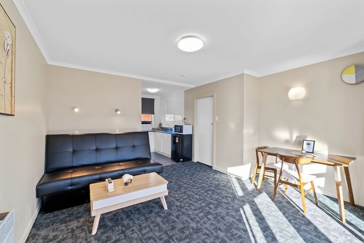 Room 18 of 37