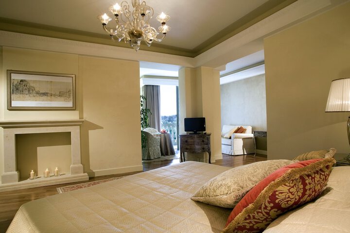Room 8 of 78