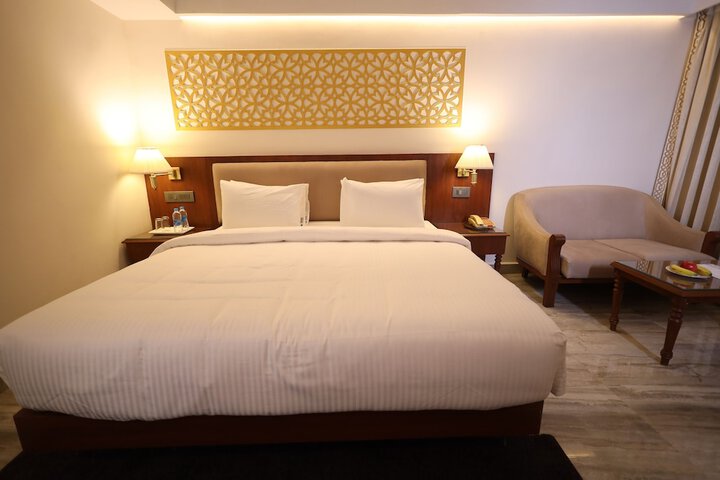 Room 8 of 63