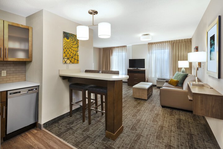 1 King Studio Suite (32 of 41)
