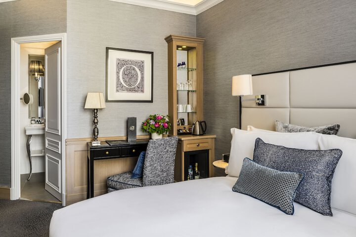 Room 16 of 73