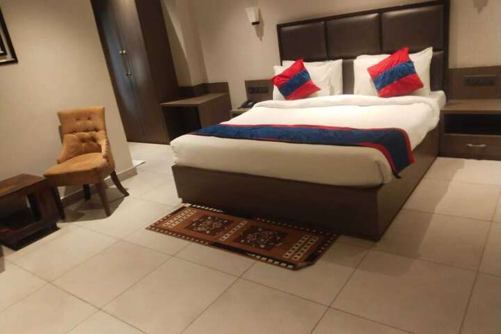 Room 2 of 9