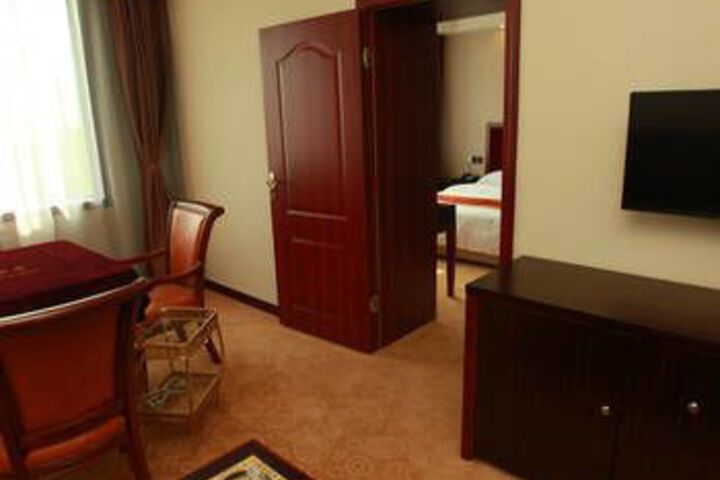Room 3 of 16