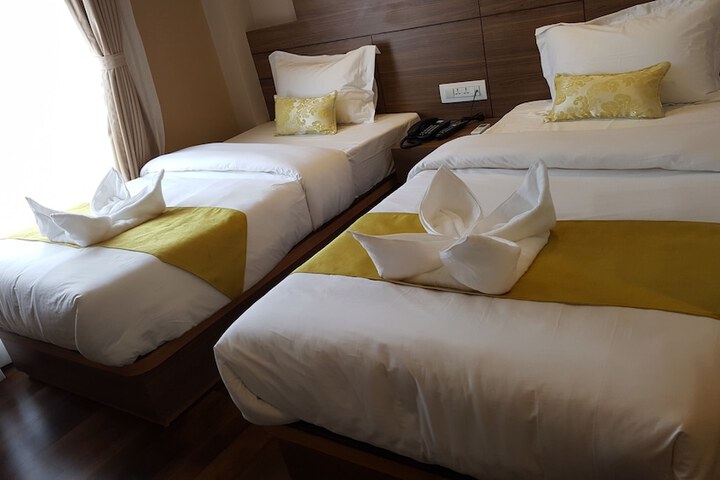 Room 8 of 33