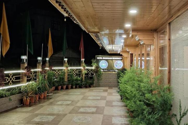 Hotel Zingkham Residency