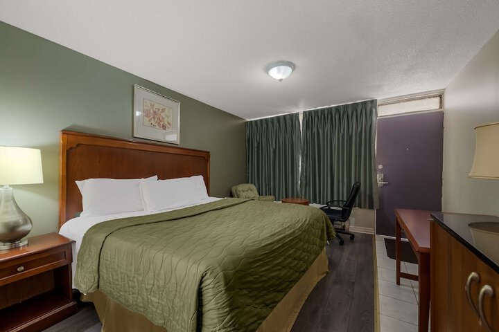 Room 9 of 38