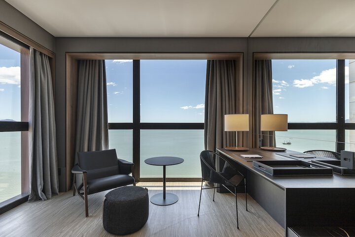 Room 37 of 159
