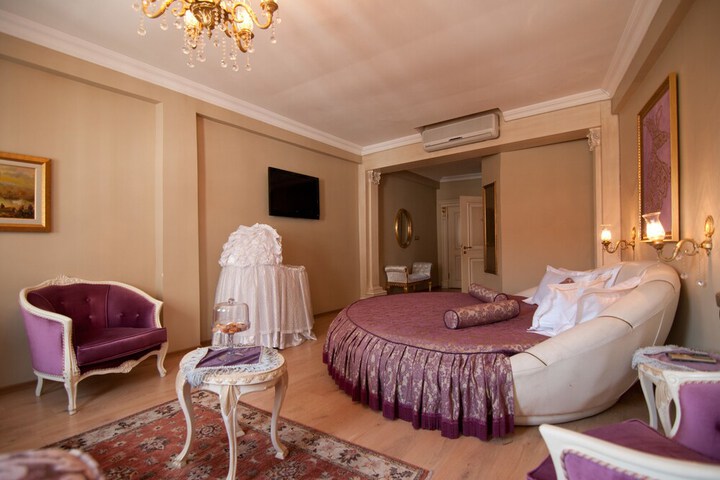 Room 16 of 49