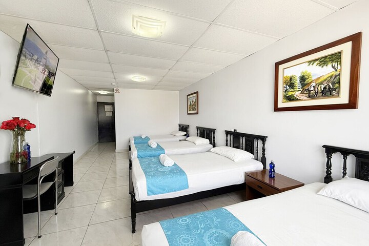 Room 8 of 32