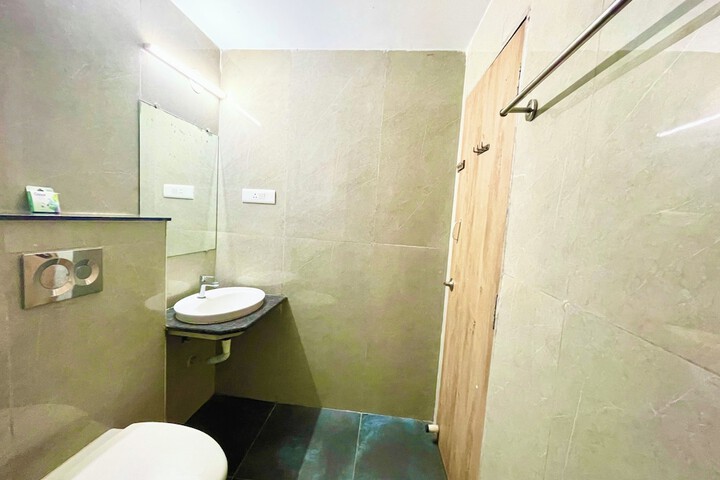 Room 45 of 76