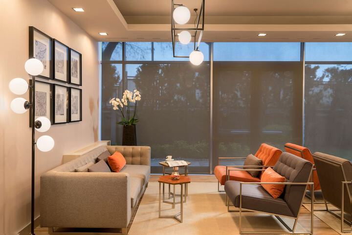 Guest Lobby