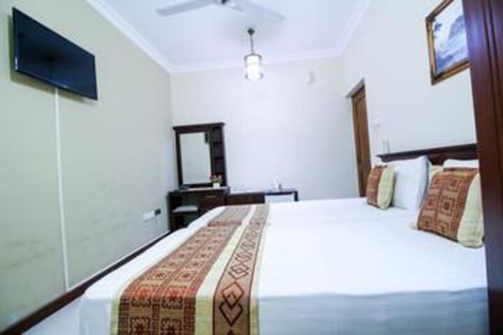 Room 35 of 48