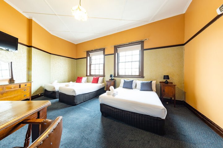 Room 11 of 26