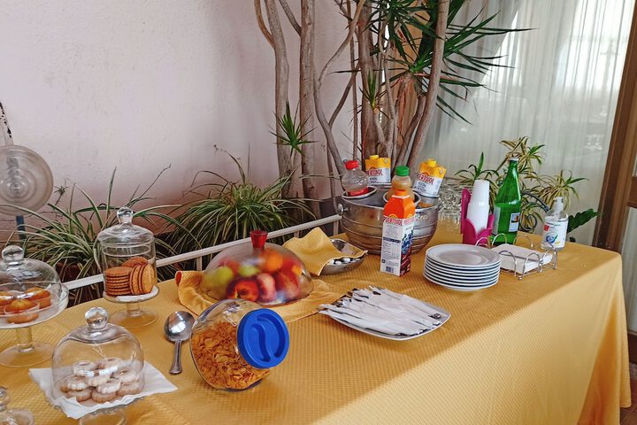 Breakfast/Coffee Service 161 of 204