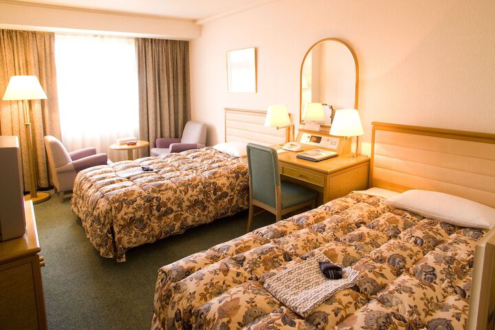 Room 5 of 33