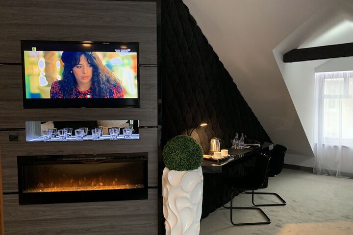 Room 14 of 32