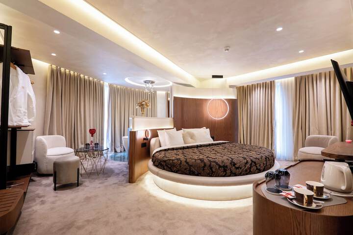 Room 16 of 125
