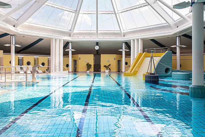 Hotel Pool