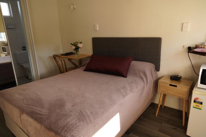 Room 17 of 34