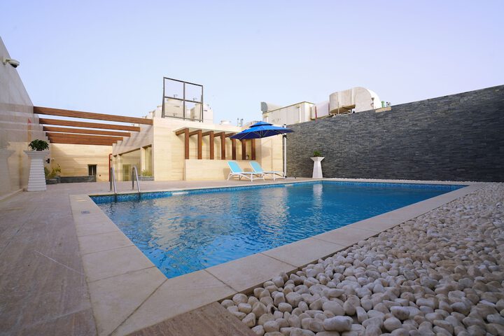 Pool 16 of 18