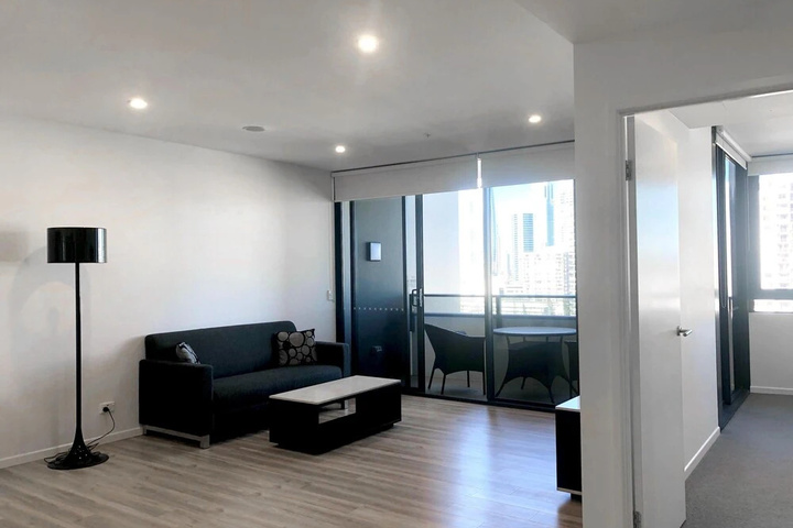 Room 4 of 16