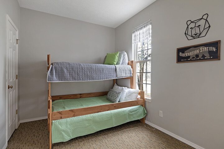 Room 40 of 156