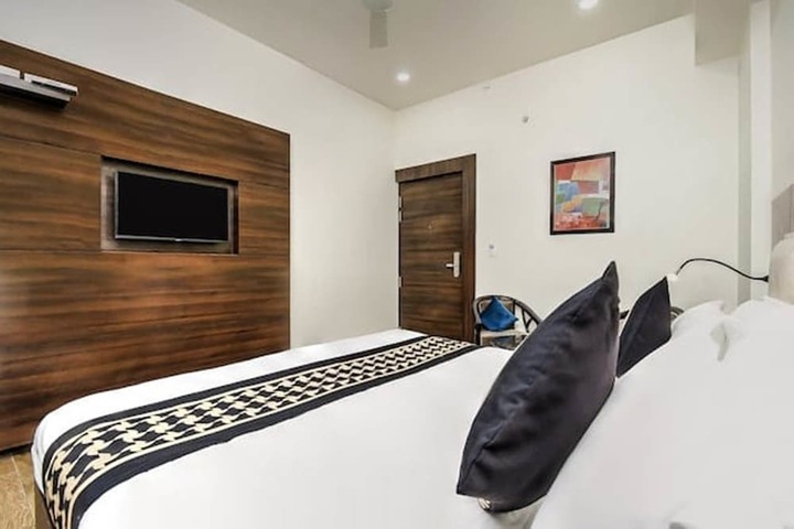 Room 15 of 52