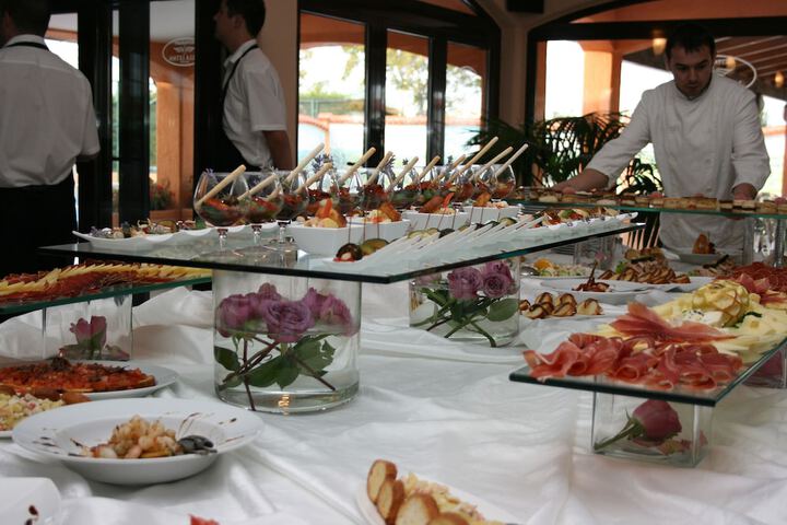 Dining 28 of 40