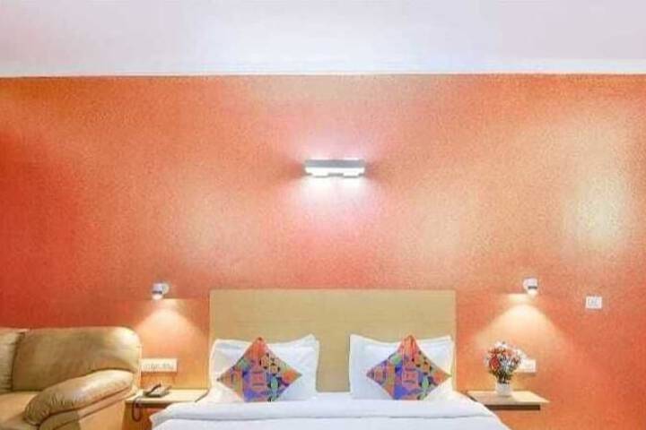 Room 10 of 27