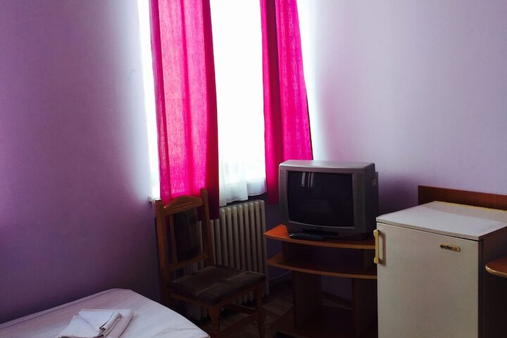 Room 9 of 39