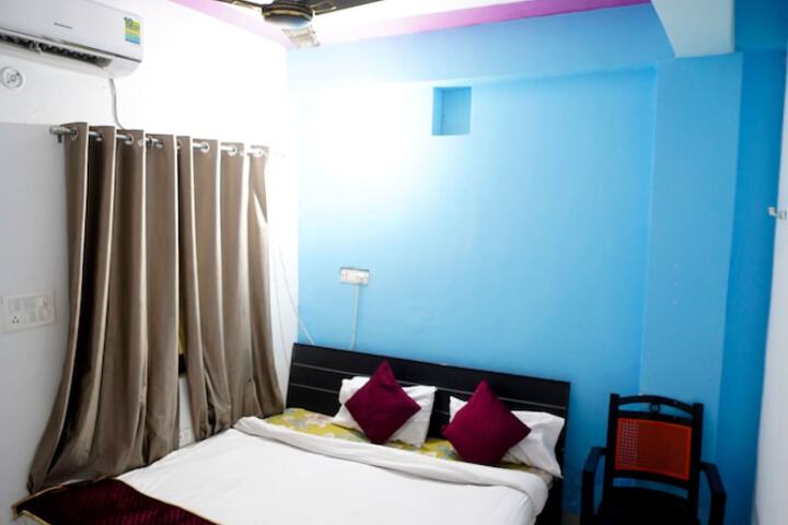 Room 3 of 27