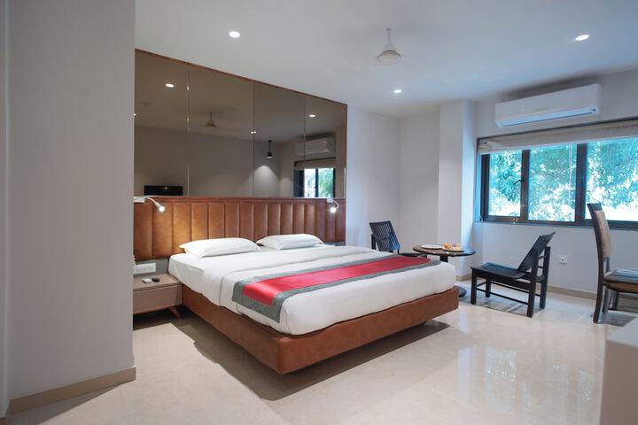 Room 21 of 38