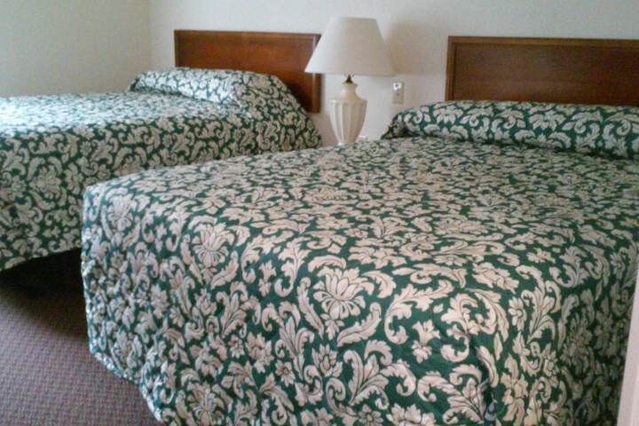 Room 2 of 10