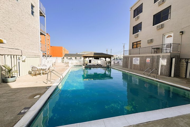 Pool 55 of 73